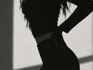 LolaLollyLuxe Underwear webcam from United Kingdom