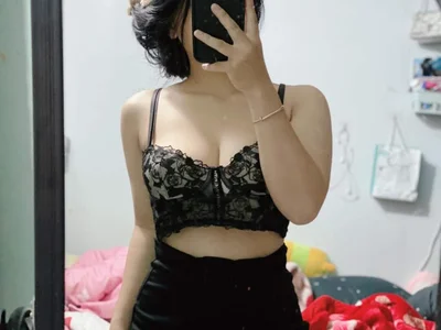 Kami_gaam Portuguese speaking webcam model