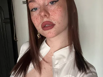 Roxy_Sunnny Large Tits webcam from Russia